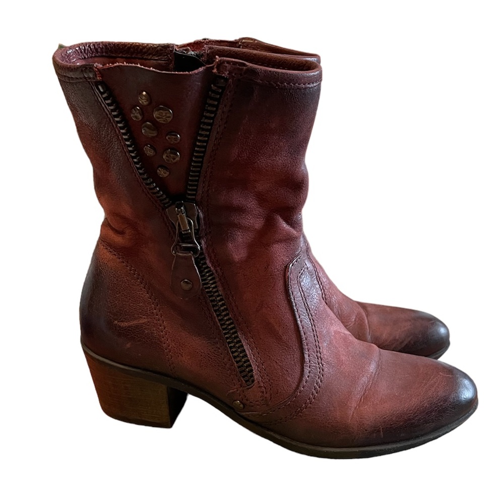 MJUS Ankle Boots